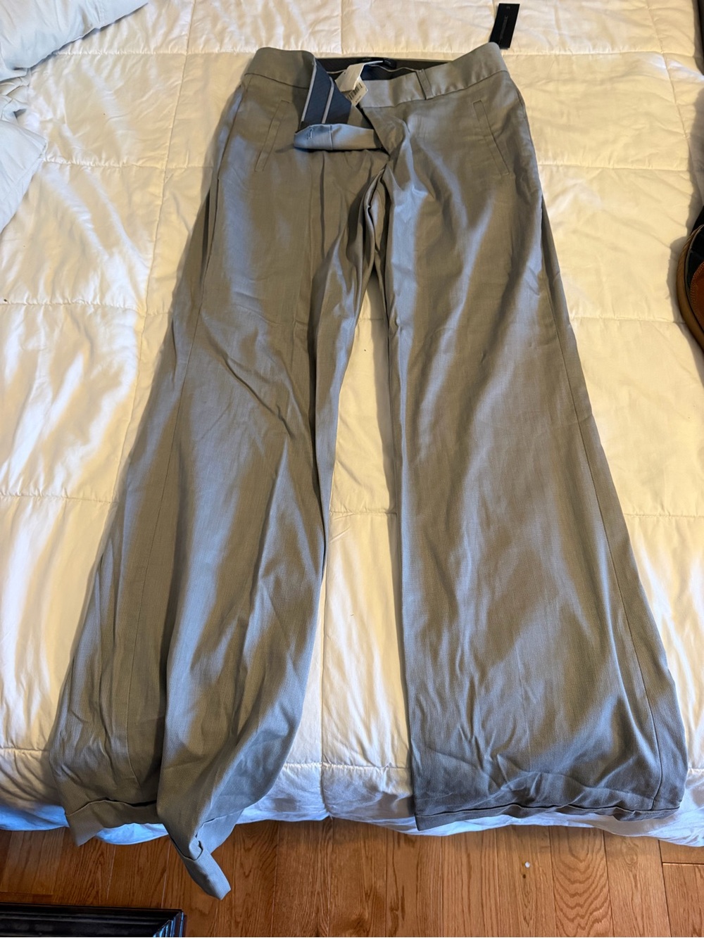 Women’s Wide-Leg Trousers in Gray Banana Republic. NWT. Size 10